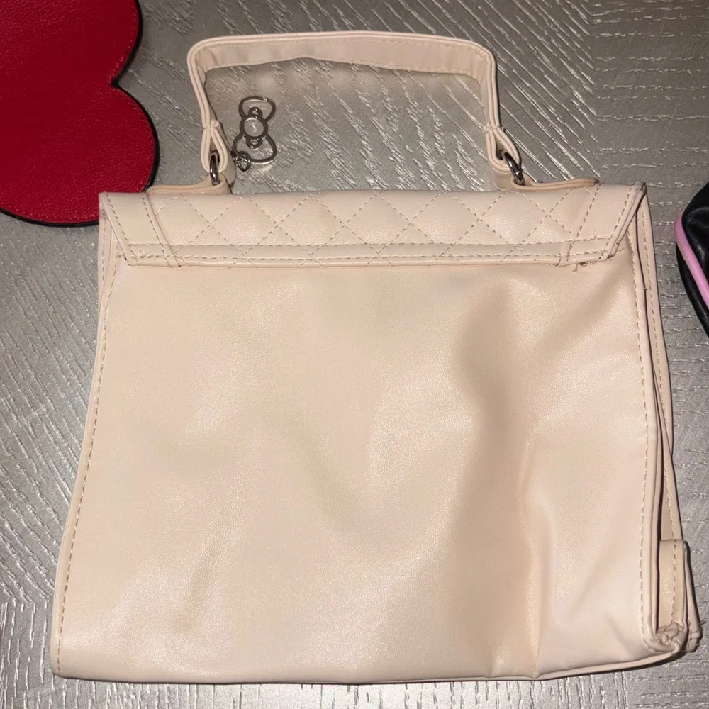 Hello Kitty purse 🩷 - Picture 2 of 3